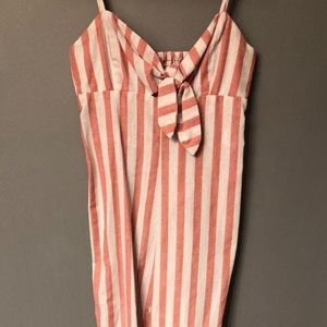 Jumper- ties in front